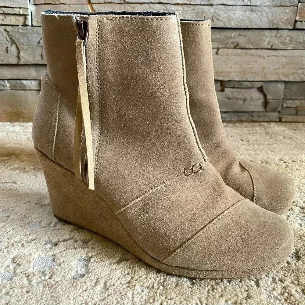 Toms Desert Tan Wedge Suede Leather Booties Ankle Boots Zip Up: 10
